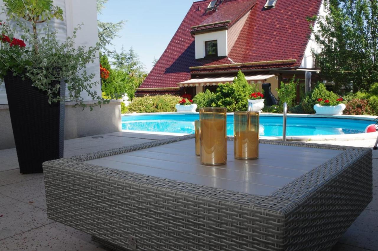 Gaestehaus Gaens - Ferienzimmer Schirgiswalde-Kirschau ภายนอก รูปภาพ