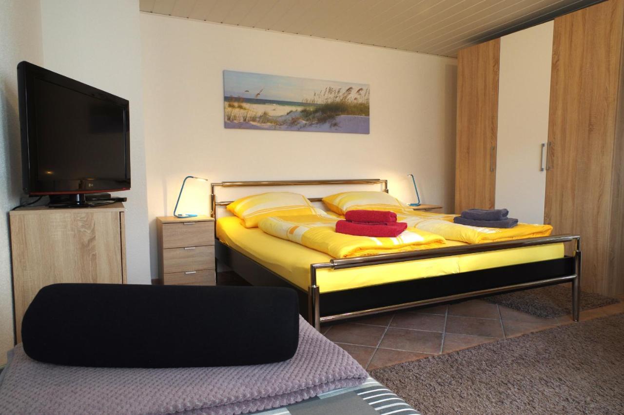 Gaestehaus Gaens - Ferienzimmer Schirgiswalde-Kirschau ภายนอก รูปภาพ
