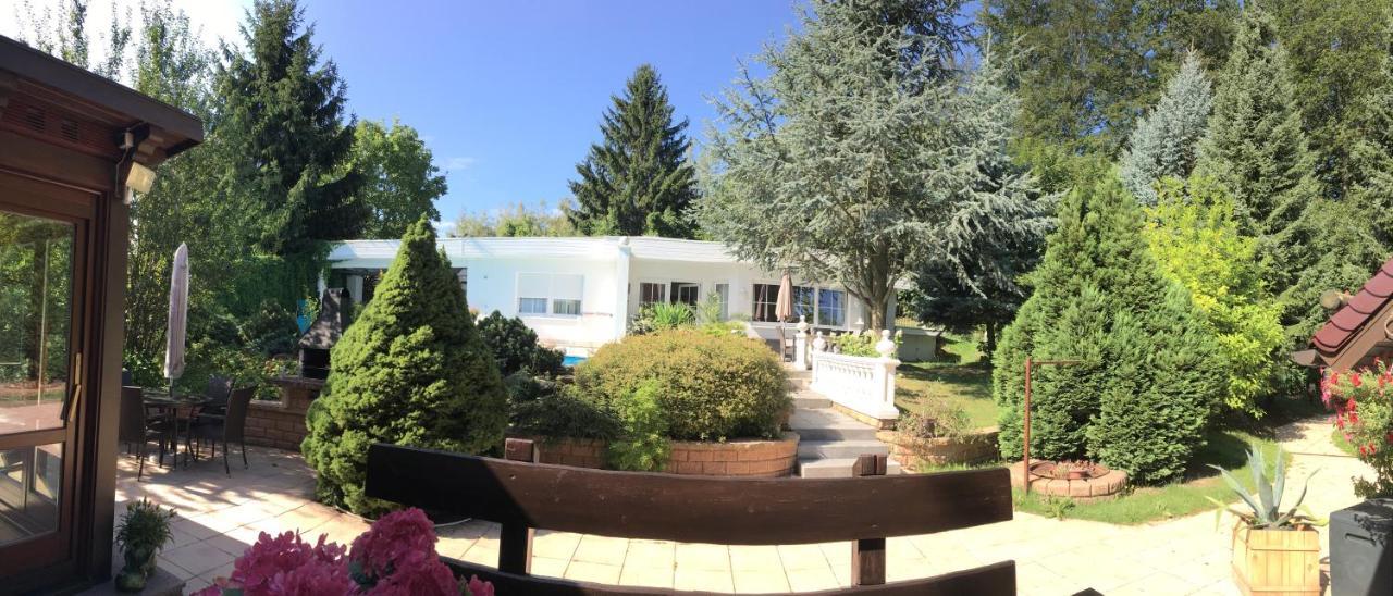 Gaestehaus Gaens - Ferienzimmer Schirgiswalde-Kirschau ภายนอก รูปภาพ