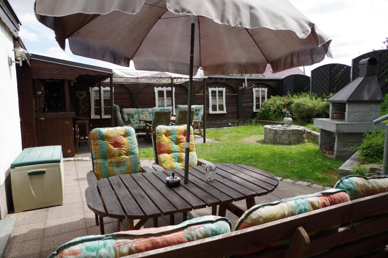 Gaestehaus Gaens - Ferienzimmer Schirgiswalde-Kirschau ภายนอก รูปภาพ